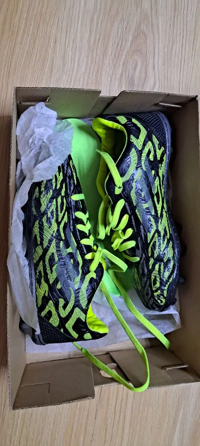 کتونی ورزشی استوک دار|تجهیزات ورزشی|رشت, معلم|دیوار