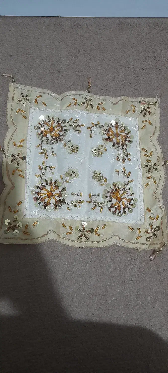 طلای وشیک|لباس|قم, قلعه یزدیها|دیوار