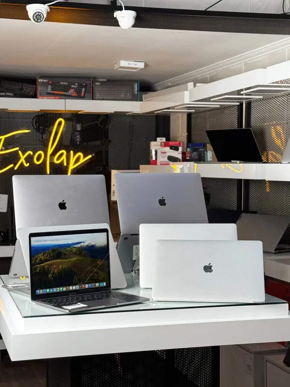 دنیای لپ تاپ اپل MacBook pro اگزولپ یزد|رایانه همراه|یزد, |دیوار