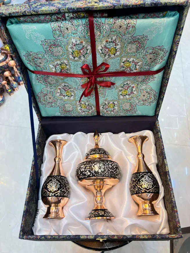 ست شکلات خوری و گلدان همراه ترمه|صنایع دستی و سایر لوازم تزئینی|اصفهان, سنبلستان|دیوار