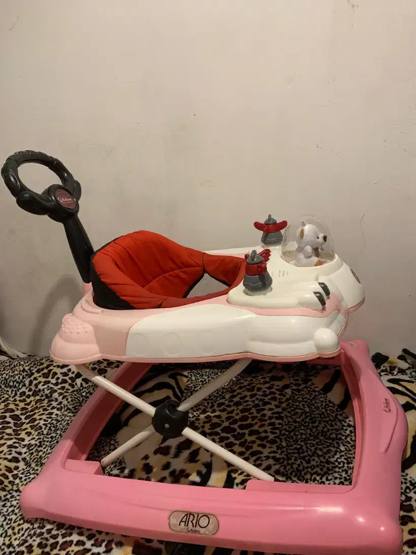 روروئک وتاب بچه|کالسکه و لوازم جانبی|رشت, پیرکلاچای|دیوار