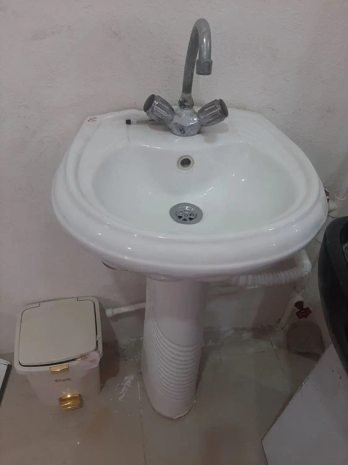 سرشور|لوازم سرویس بهداشتی|گنبد کاووس, |دیوار