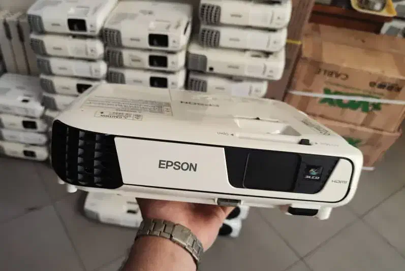 دیتا ویدئو پروژکتور اپسون مناسب همه محیط ها|تلویزیون و پروژکتور|قم, پردیسان|دیوار