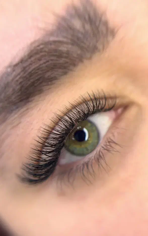 خدمات اکستنشن مژه با بهترین متریال و کیفیت|خدمات آرایشگری و زیبایی|اصفهان, شهرک امام زمان|دیوار