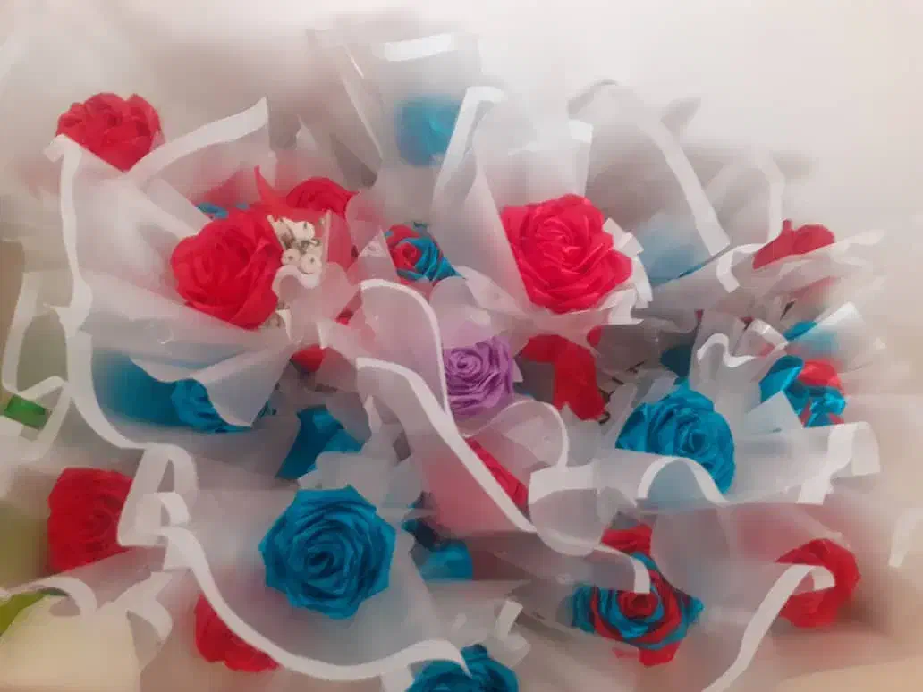 گل روبانی تک شاخه قیمت مناسب برای مناسبتا|گل مصنوعی|آستارا, |دیوار