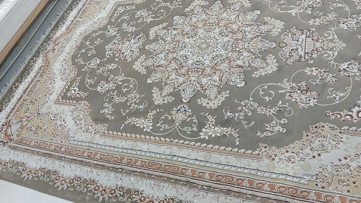 فرش ۹ متری. ۷۰۰ شانه|فرش|گرگان, |دیوار