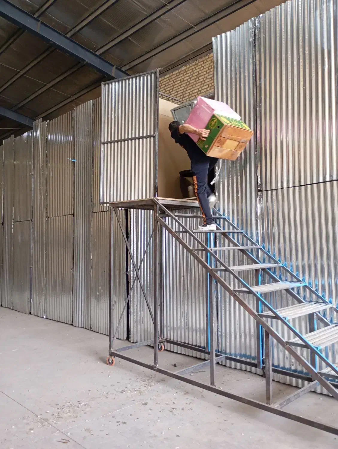 اجاره انبار و غرفه کانتینری با متراژمختلف در سالن|اجارهٔ مغازه و غرفه|تهران, شهید رجایی|دیوار