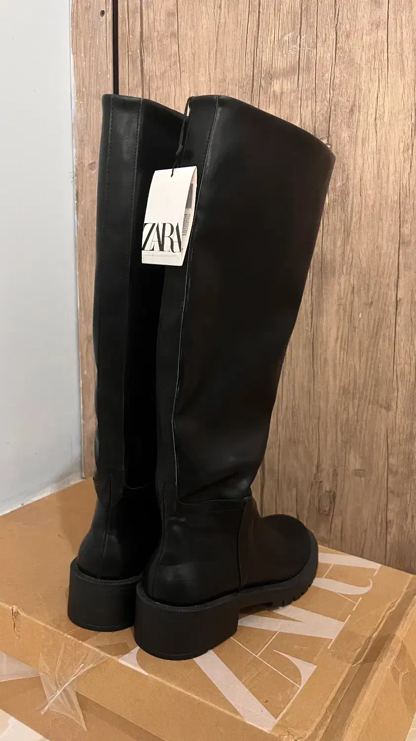 فروش بوت zara زارا کاملا نو و استفاده نشده|کیف، کفش، کمربند|رشت, معلم|دیوار