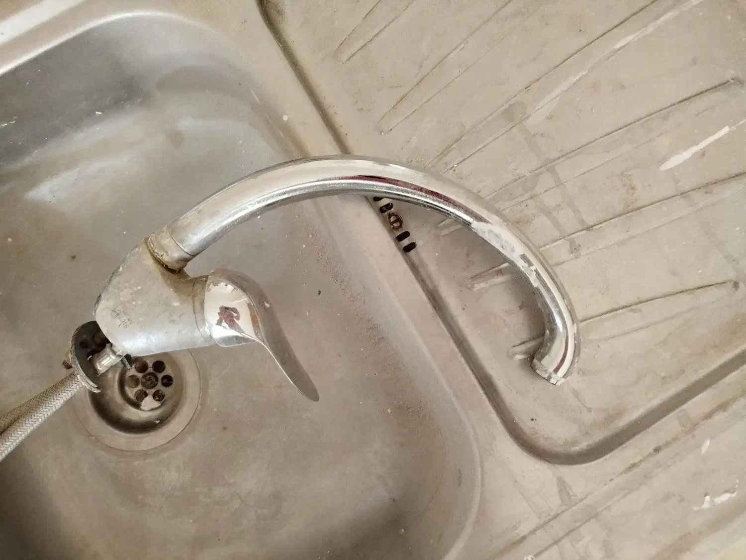 یک عدد سینک به همراه شیر استیل البرز|لوازم سرویس بهداشتی|مشهد, انقلاب|دیوار