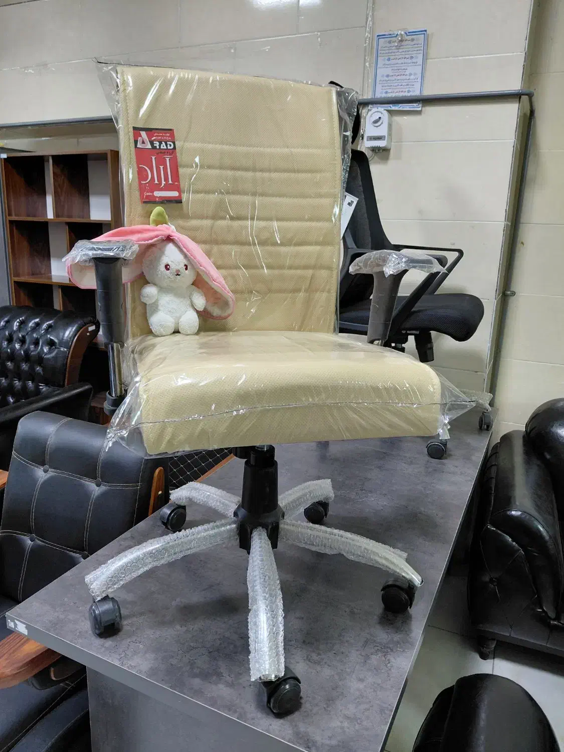 صندلی کد۶۰۰۰۷۶میز کمدفلزی|مبلمان اداری|کرج, حصارک پایین|دیوار