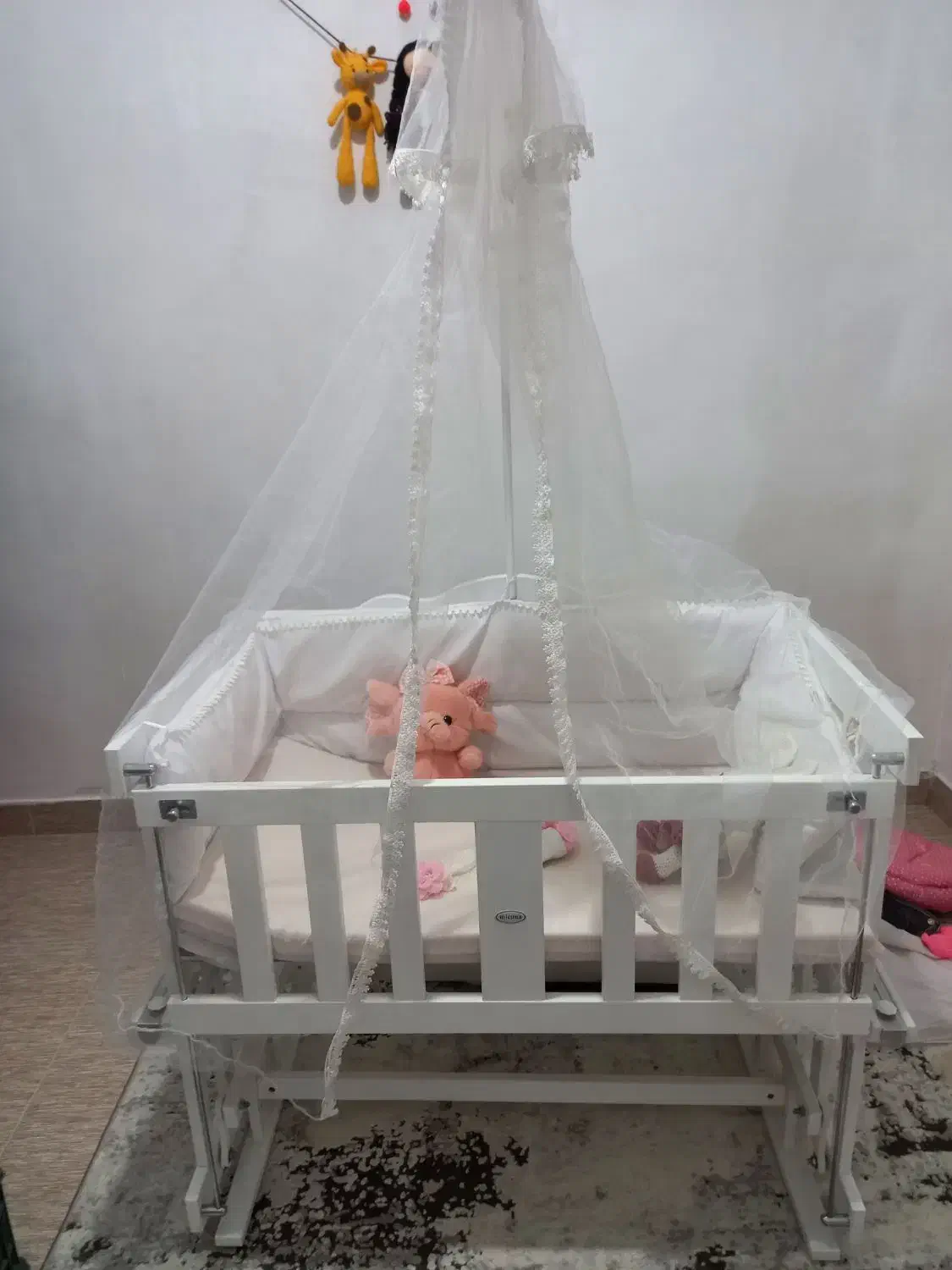 تخت و گهواره کنار مادر|تخت و صندلی بچه|چالوس, |دیوار