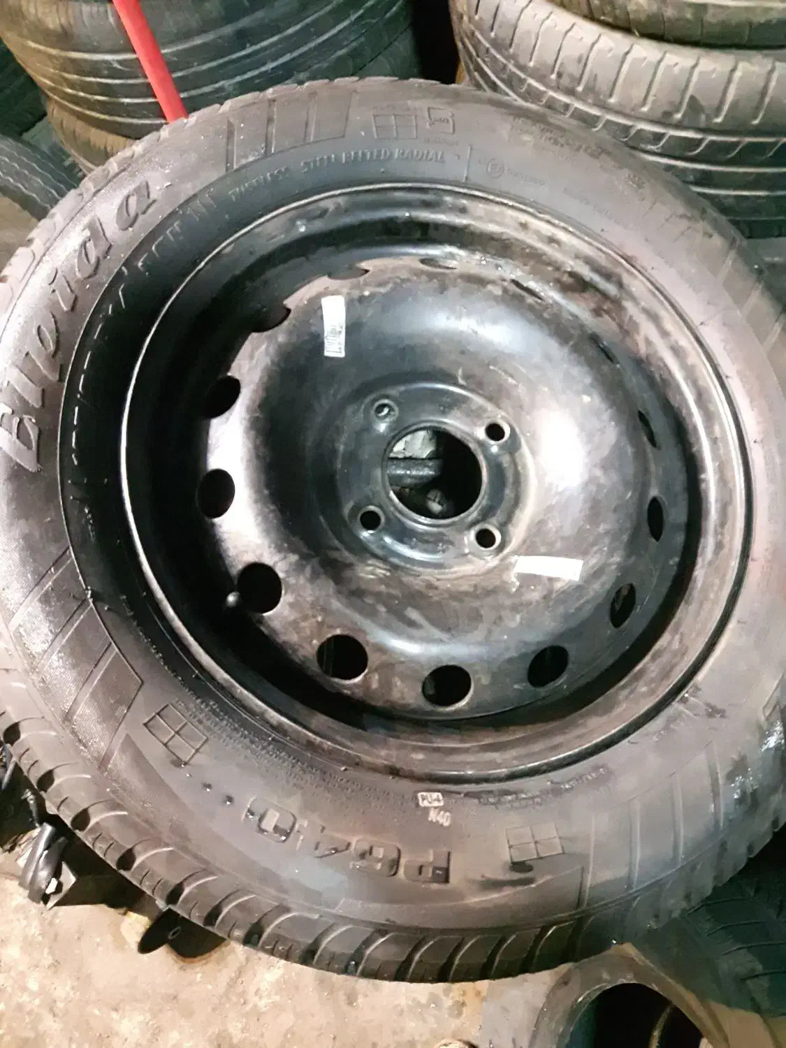 یک عدد رینگ و لاستیک پژو۴۰۵یاپژپارس.زاپاسی|قطعات یدکی و لوازم جانبی|مشهد, مصلی (کارمندان اول)|دیوار