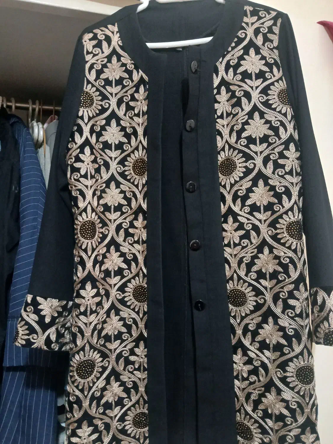 مانتو کتی نگین دوزی|لباس|کرج, کلاک نو|دیوار