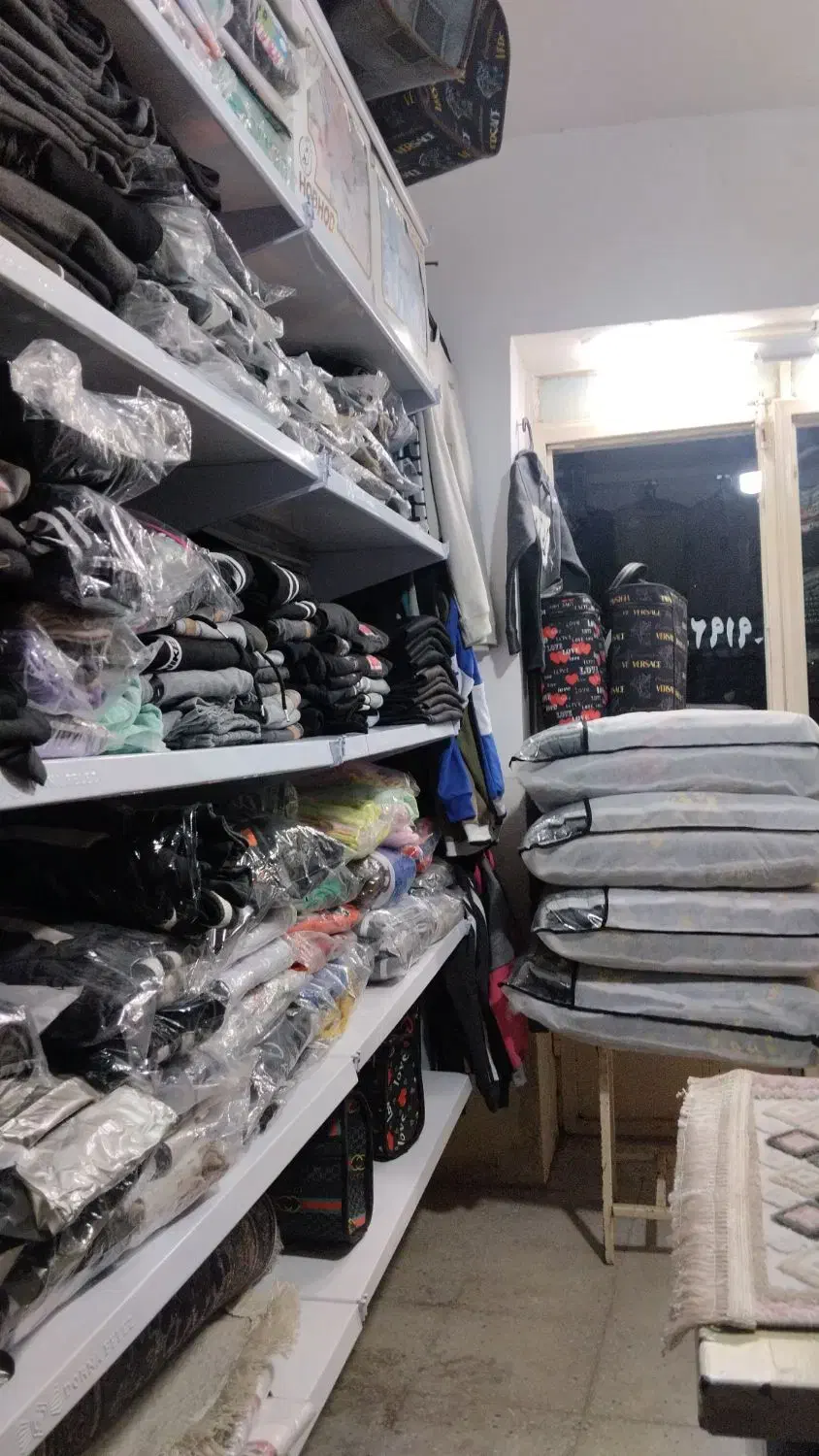 کالای خواب و پوشاک|رختخواب، بالش، پتو|قروه, |دیوار