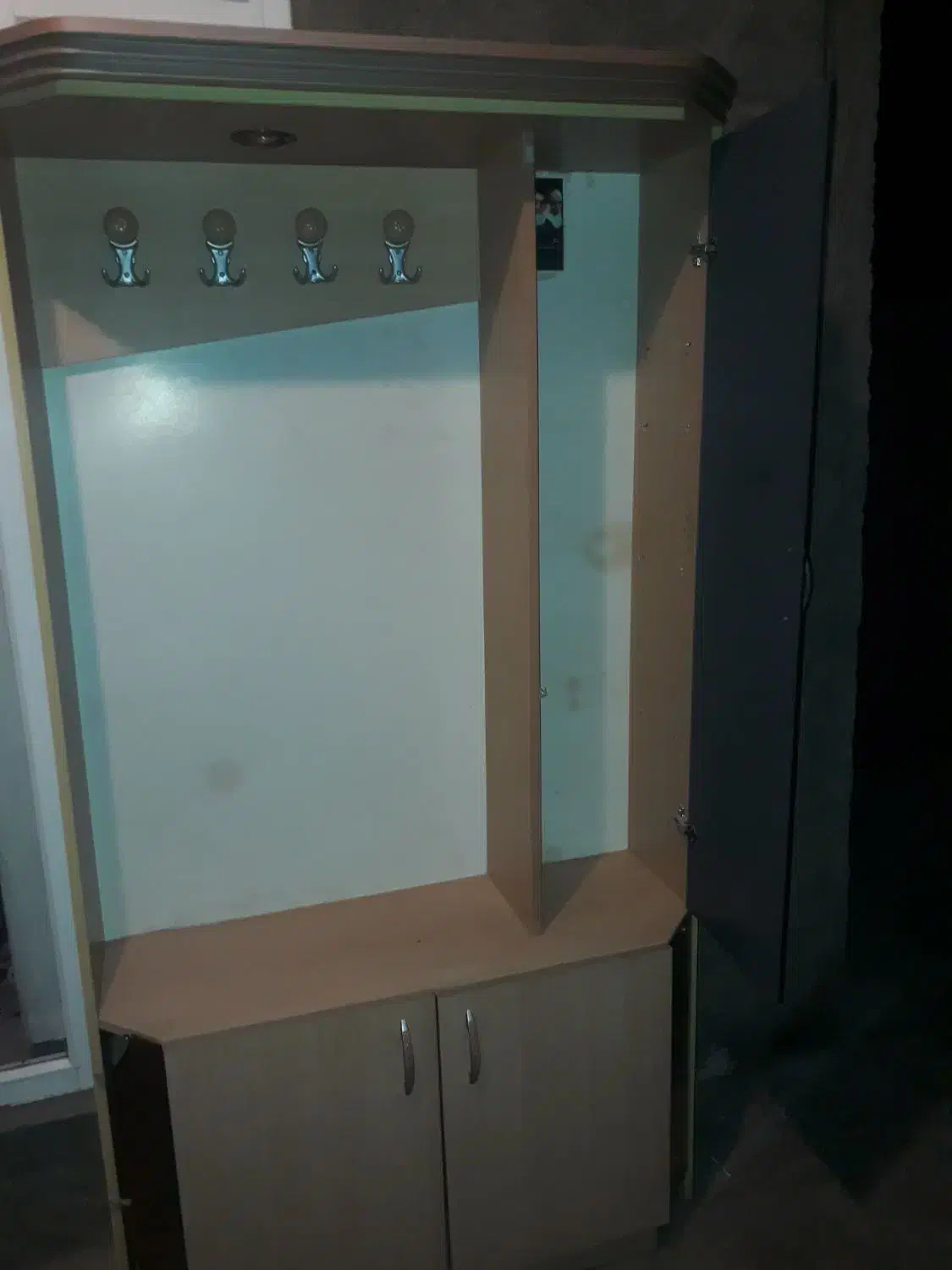 دراور|جاکفشی، کمد، دراور|نیمبلوک, |دیوار