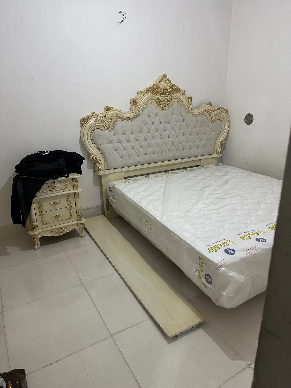 تخت خاب سلطنتی|تخت و سرویس خواب|شیراز, شریف‌آباد|دیوار