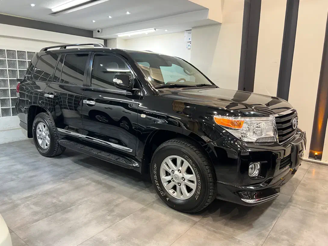 تویوتا لندکروز مدل ۲۰۱۰ بدون رنگ|خودرو سواری و وانت|تهران, نارمک|دیوار