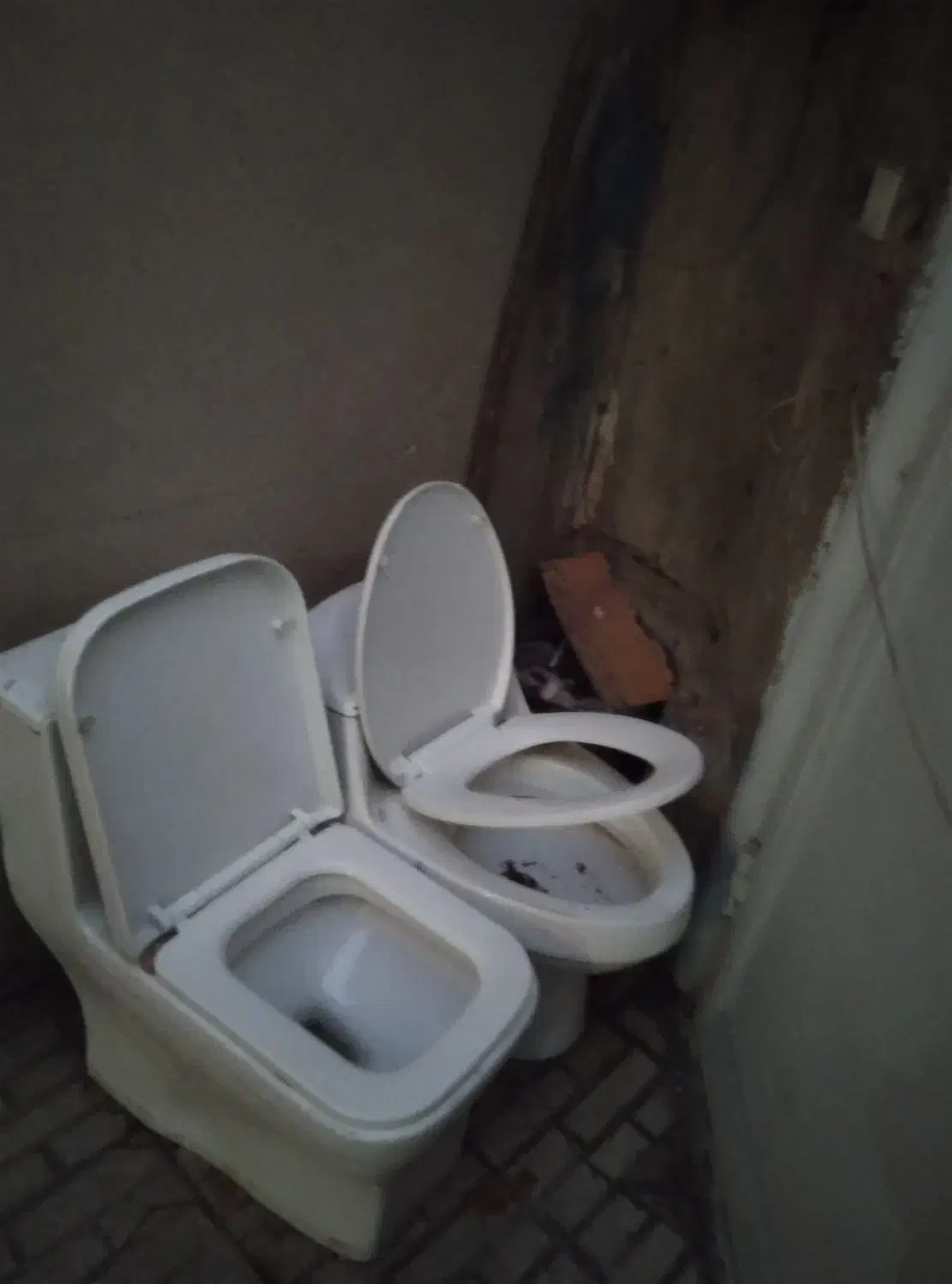 توالت فرنگی چینی کرد|مصالح و تجهیزات ساختمان|تهران, بهمن یار|دیوار