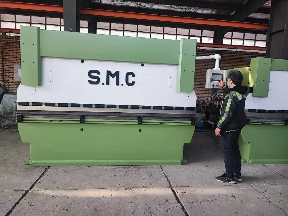 پرس برک ۲.۵ متر۴۰ و۳متر۸۰|ماشین‌آلات صنعتی|تهران, منیریه|دیوار