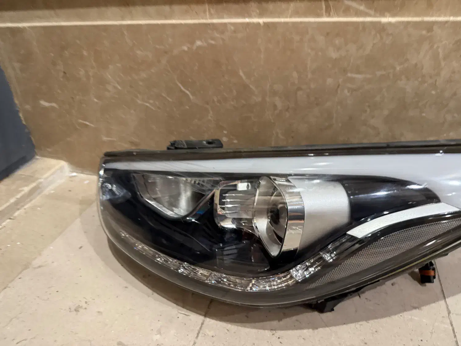 چراغ چپ هیوندای توسان ۲۰۱۴ -۲۰۱۵|قطعات یدکی و لوازم جانبی|تهران, نیاوران|دیوار