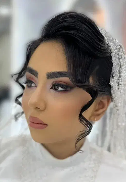 هدیه ویژه بمناسبت بلک فرایدی شینیون ومیکاپ فقط۹۲۰ت|خدمات آرایشگری و زیبایی|فولادشهر, B7|دیوار