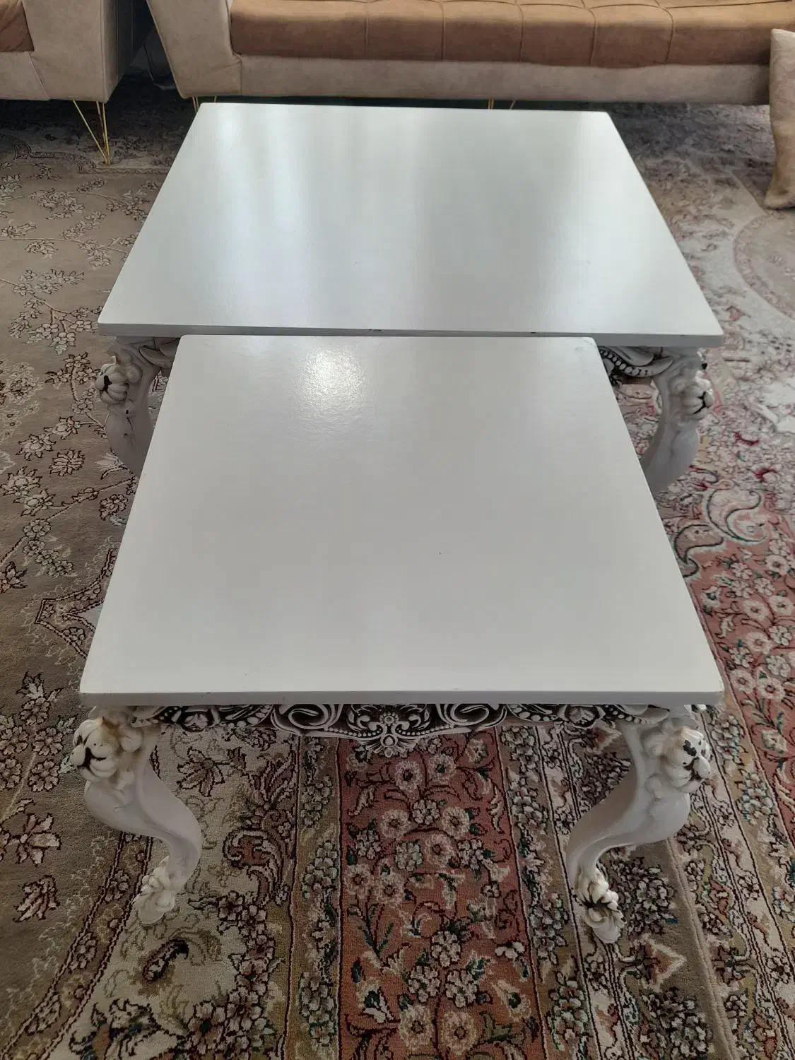 میز|مبلمان خانگی و میز عسلی|صحنه, |دیوار