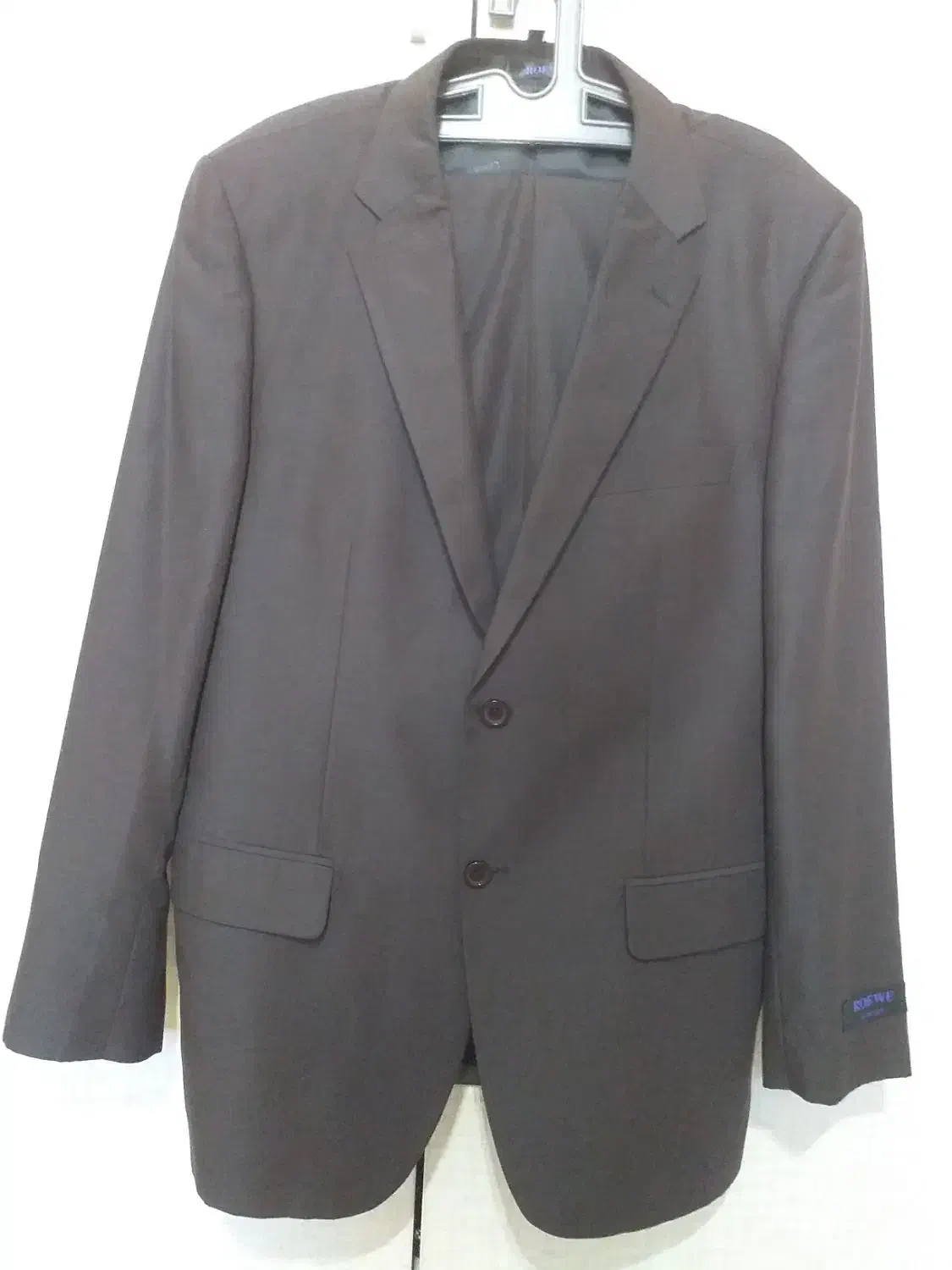 کت وشلوار قهوه ای|لباس|شیراز, زرهی|دیوار