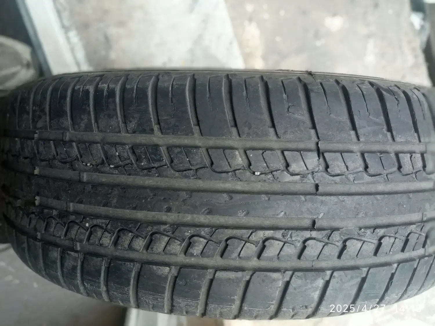 لاستیک پژووپیکان وانت|قطعات یدکی و لوازم جانبی|کرج, حصارک پایین|دیوار