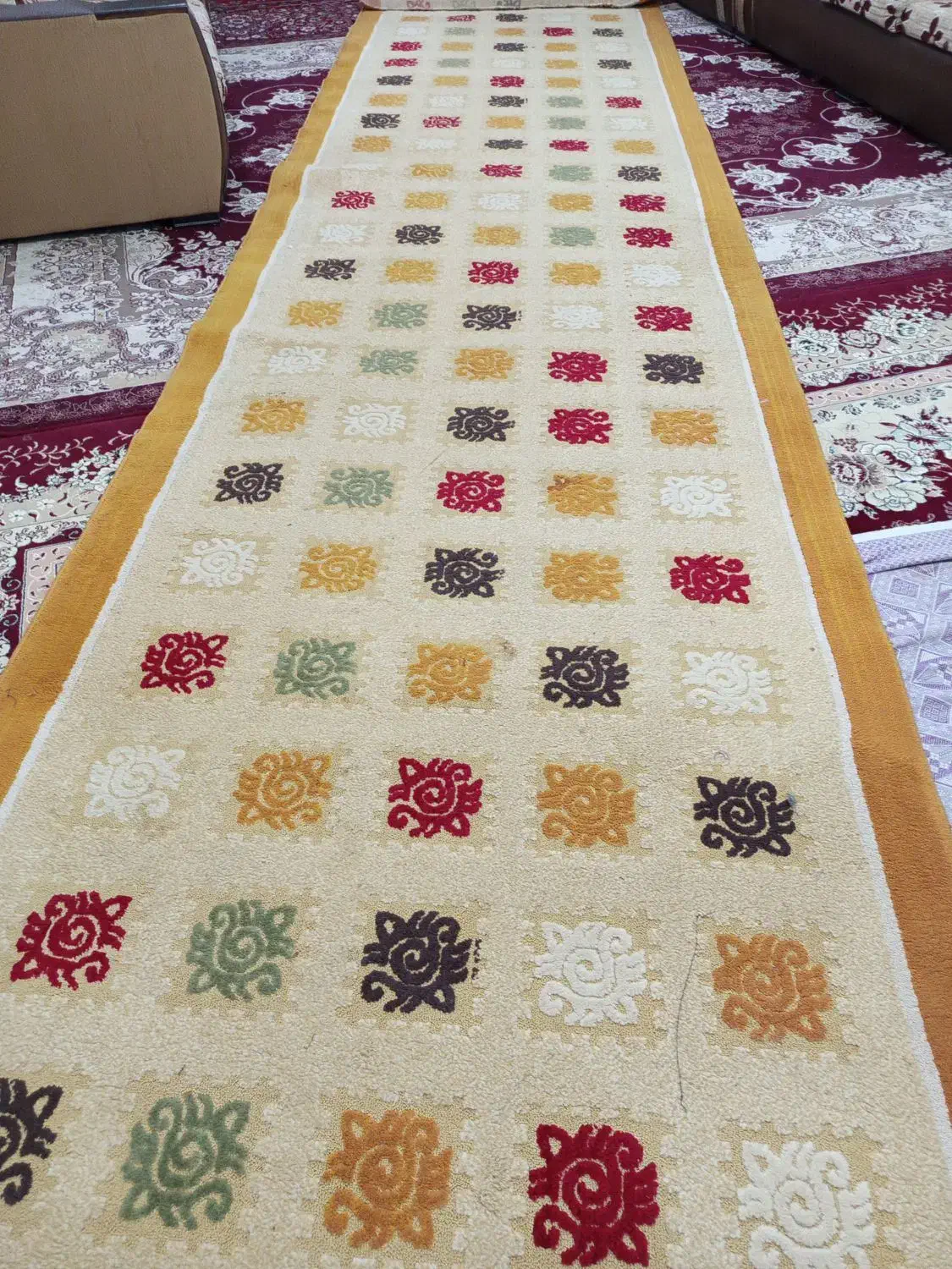 یک عد تخت فلزی دونفره ویکعد قالی درحد نو|تخت و سرویس خواب|شادگان, |دیوار