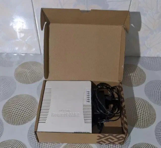 روتر بی سیم میکروتیک برای ترید|مودم و تجهیزات شبکه|قزوین, |دیوار