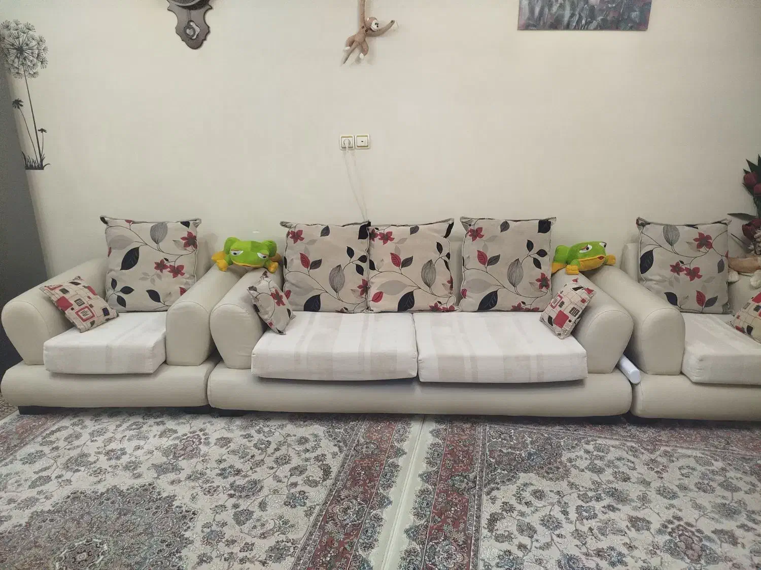 مبلمان ۷ نفره|مبلمان خانگی و میز عسلی|رشت, استقامت ۱|دیوار