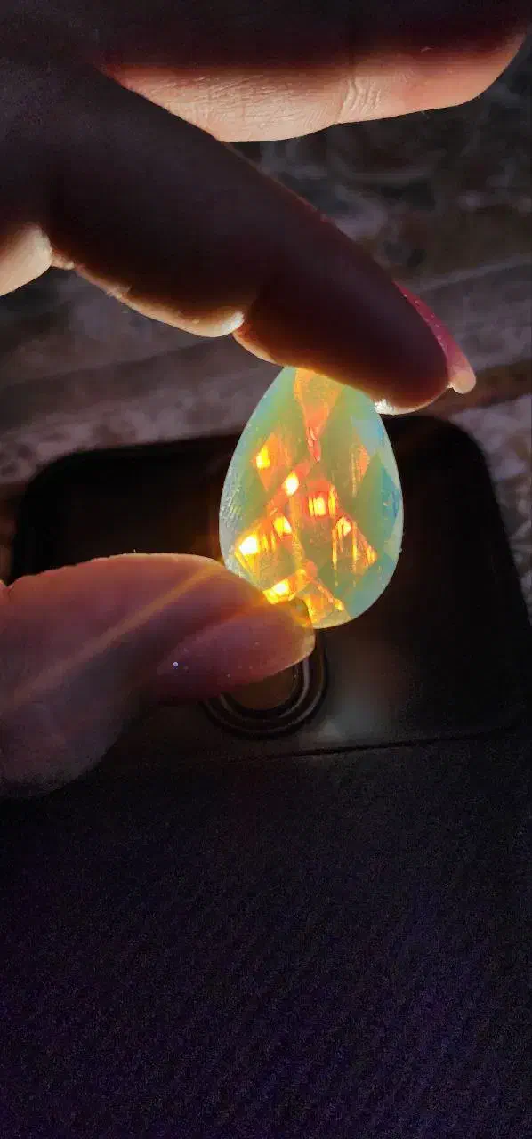 اوپال سفید اشکی|جواهرات|تبریز, |دیوار