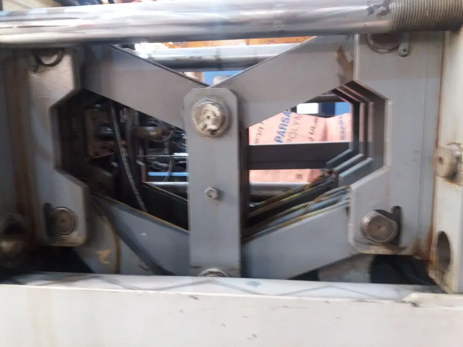 دستگاه تزریق|ماشین‌آلات صنعتی|برخوار, |دیوار