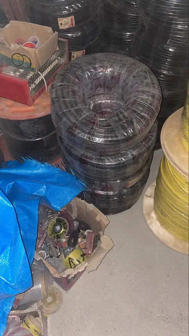 برق کار،کارآموز و کارگر ساده جهت برق کاری باحقوق|استخدام صنعتی، فنی، مهندسی|محمدشهر, محمدشهر|دیوار