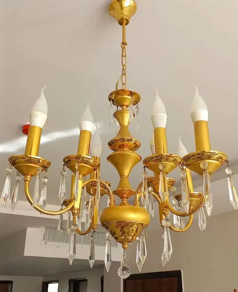 یک عدد لوستر سالن|لوستر و چراغ آویز|اصفهان, خواجه عمید|دیوار