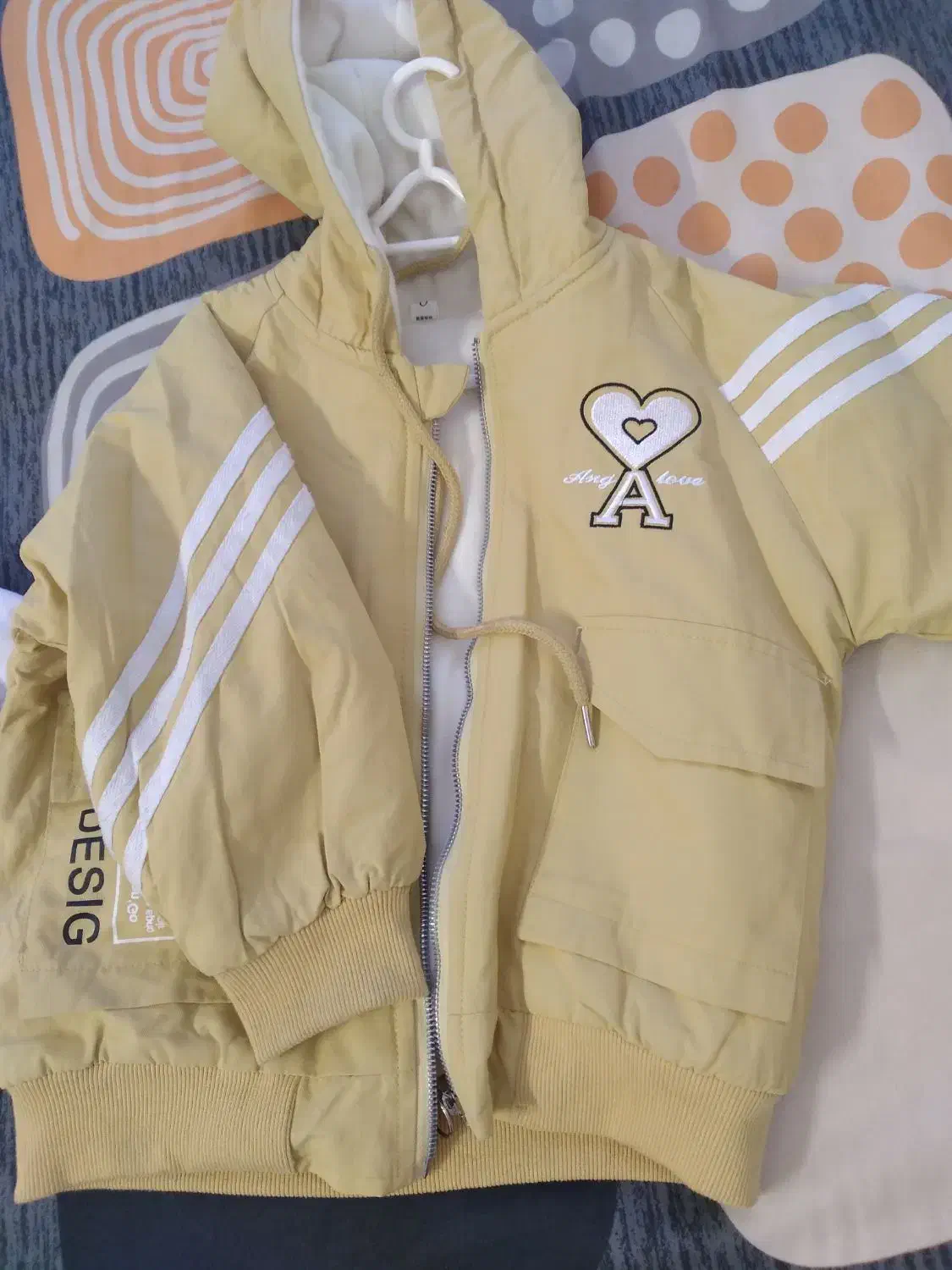 کاپشن درحد خیلی خیلی نو|کفش و لباس بچه|مشهد, حسابی جنوبی (شهرک غرب)|دیوار