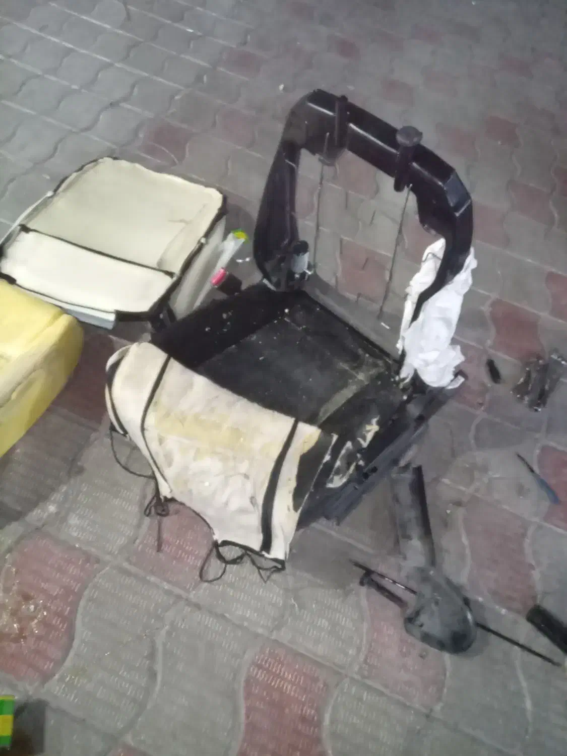 تعمیرات صندلی ماشین|خدمات موتور و ماشین|بم, |دیوار