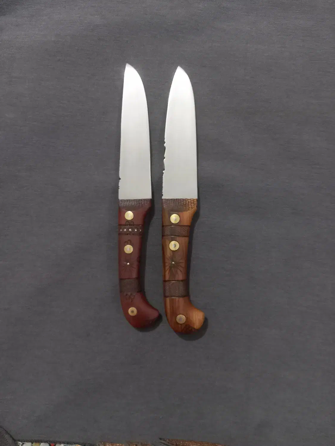 چاقو|کلکسیون و سرگرمی|رباط‌کریم, رباط‌کریم|دیوار