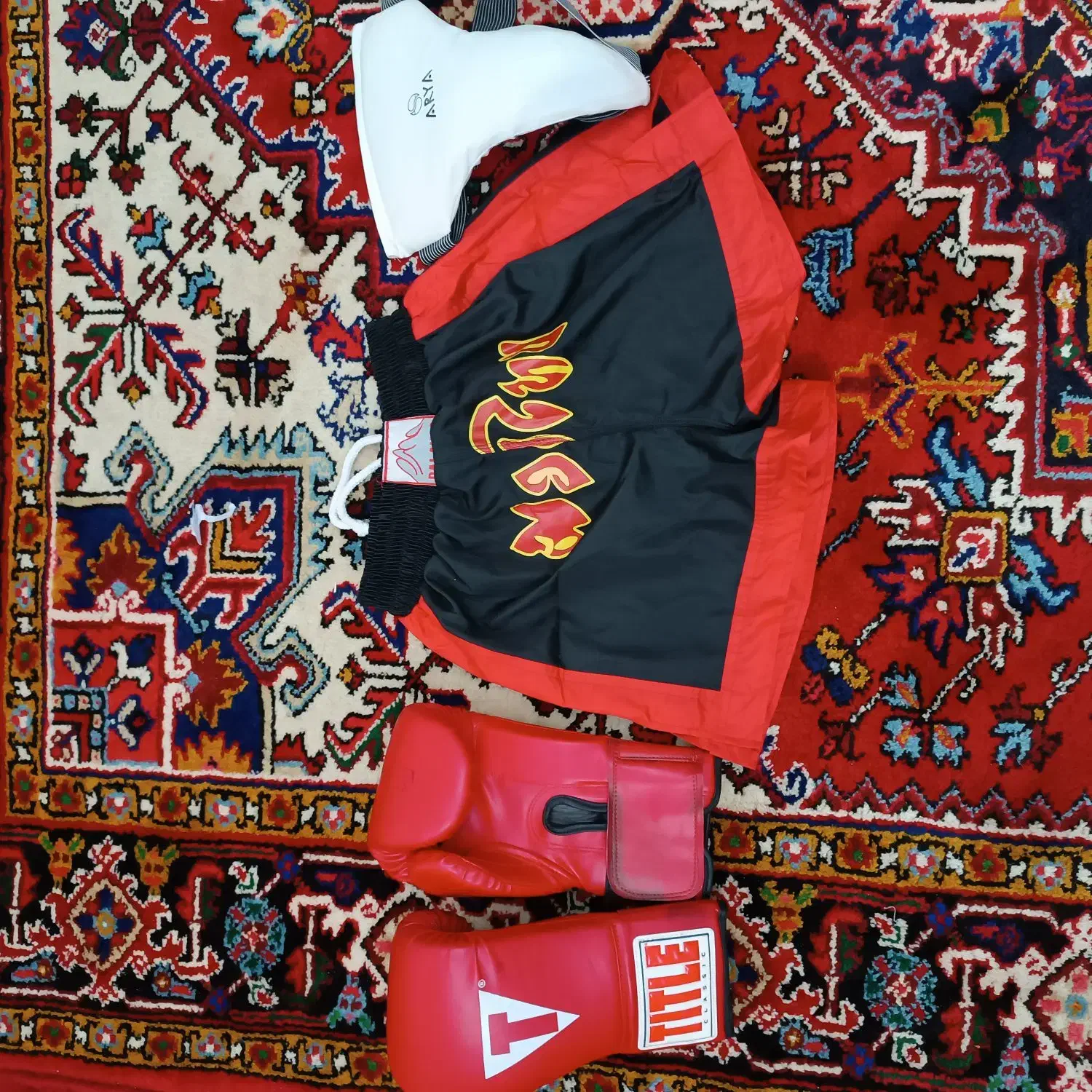 دسته بوکس همراه به شورت|تجهیزات ورزشی|مرند, |دیوار