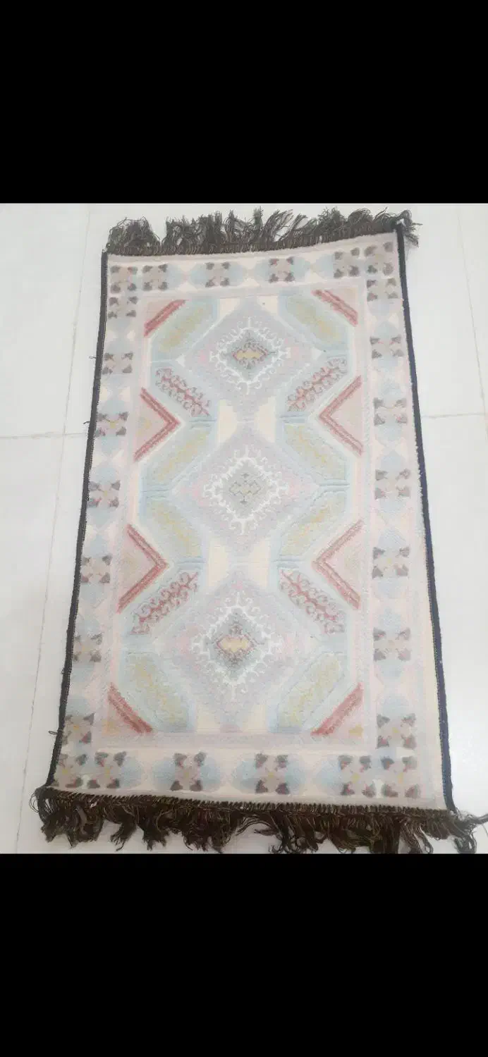 یک جفت پادری نو|پادری|رشت, دیانتی|دیوار