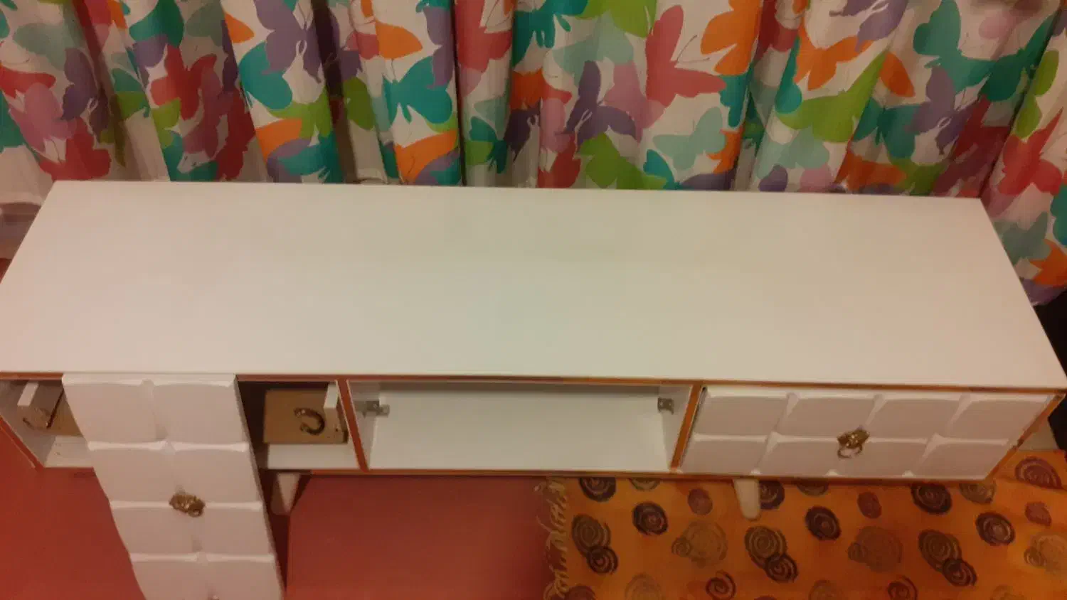 میزتلویزیون|میز تلویزیون|اندیشه, اندیشه فاز ۳|دیوار