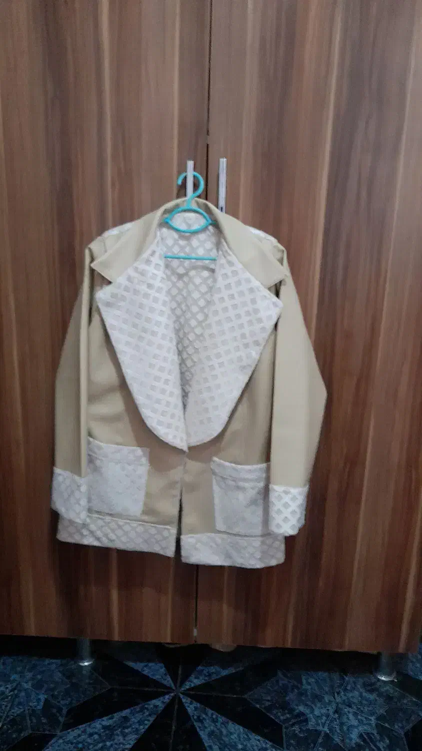 چند مدل کت نو و در حد نو و چند عدد شلوار|لباس|ساری, |دیوار