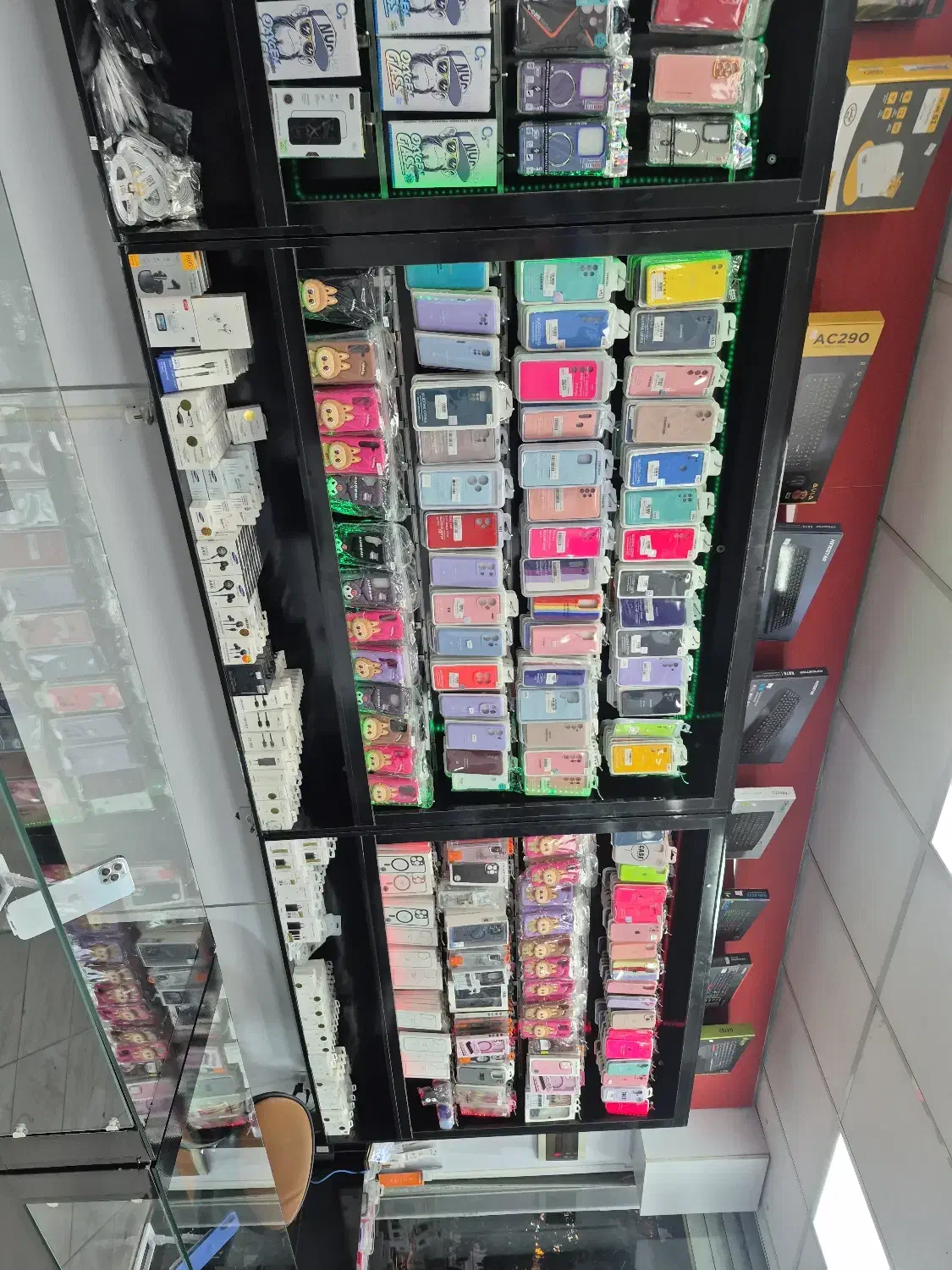 استخدام فروشنده موبایل خانم&آقا مجرد پورسانت درصدی|استخدام بازاریابی و فروش|تبریز, |دیوار