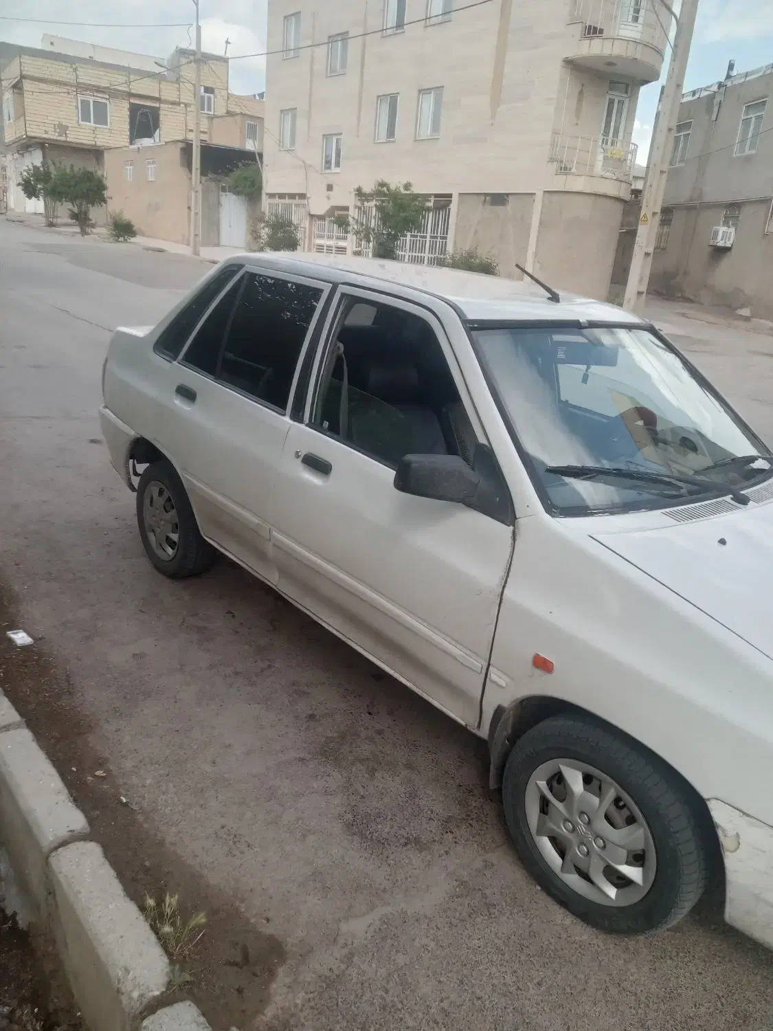 پرایدتمیزلاستیک نو بیمه ۱۲ معاوضه پارس تیبا سفید|خودرو سواری و وانت|تویسرکان, |دیوار