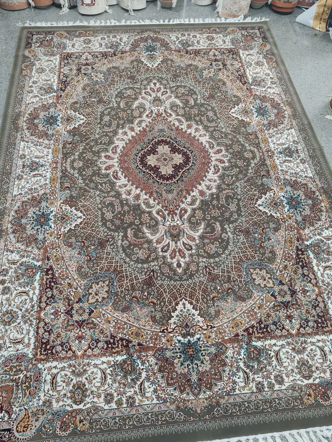 2تخته فرش 9متری گردویی 700شانه شاه پسند|فرش|قم, نیروگاه|دیوار