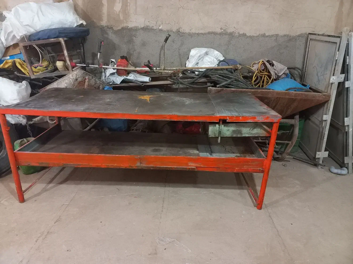 میز آهنی سنگین|فروشگاه و مغازه|قم, الوندیه و گذر صادق|دیوار