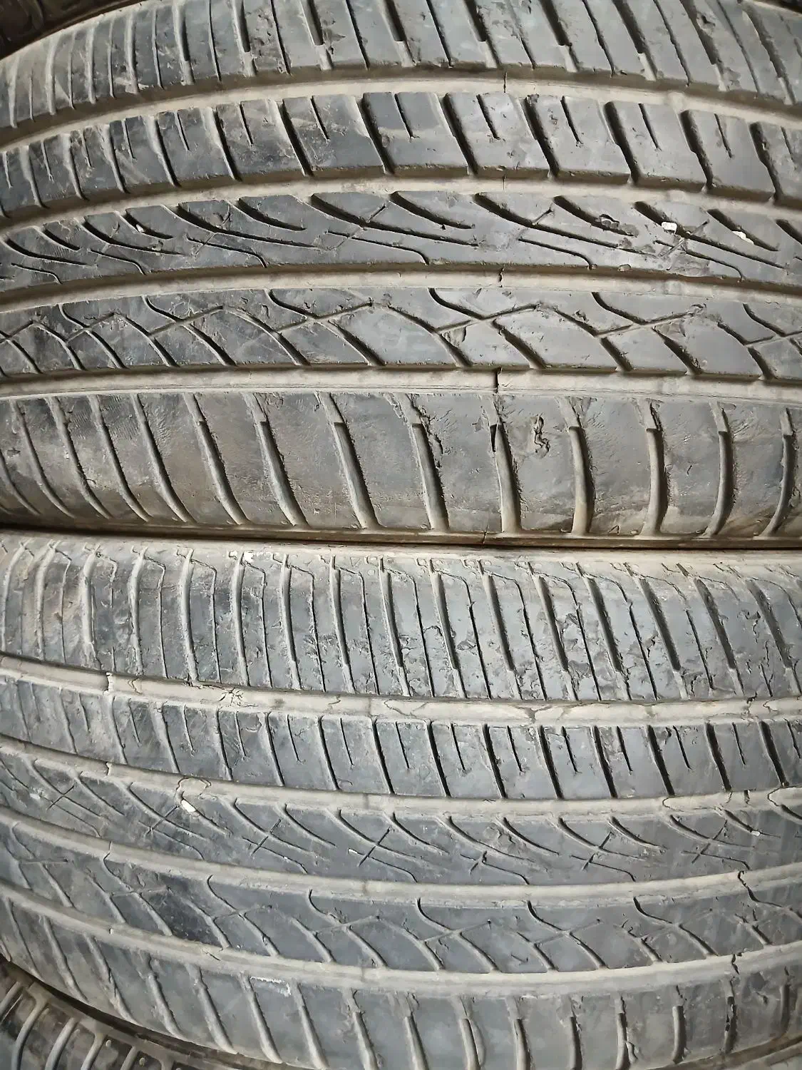 لاستیک ۲۲۵/۵۵/۱۸ جی تی و کویر|قطعات یدکی و لوازم جانبی|فردیس, شهرک راه آهن|دیوار