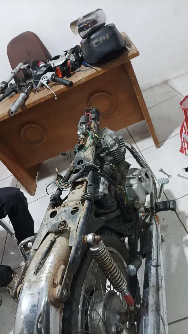 موتور اوراقی|موتورسیکلت|اهر, |دیوار