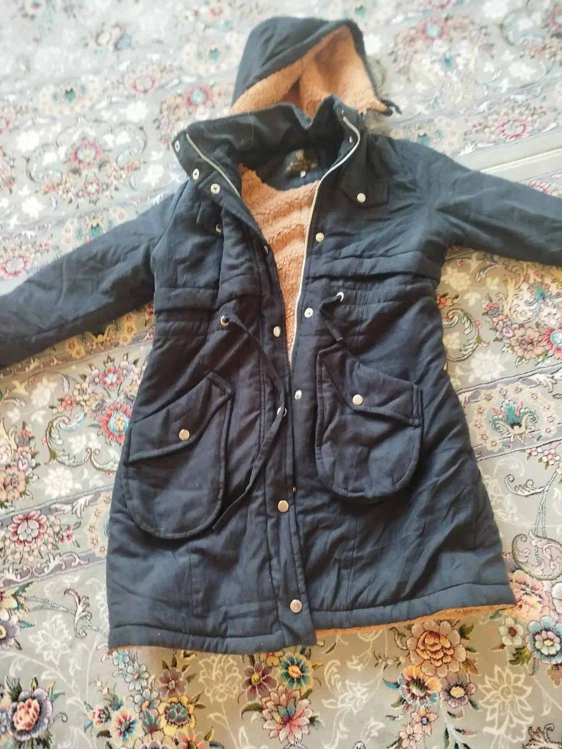 پالتو|لباس|جوانرود, |دیوار