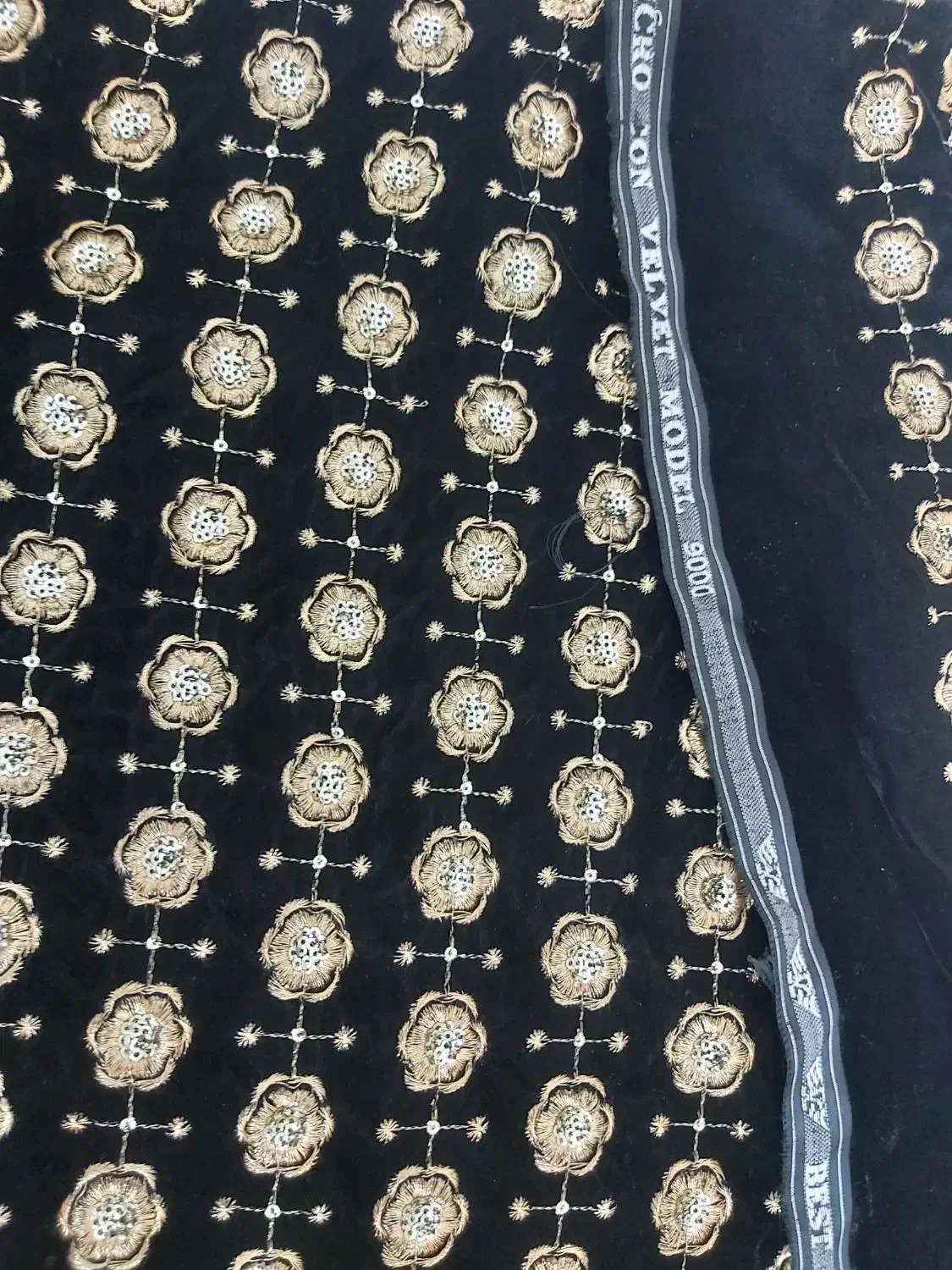 پارچه مخمل طلاکوب کارشده ۱و۱۰سانت مخصوص|لوازم خیاطی و بافتنی|تفت, |دیوار